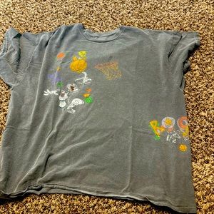 Fairly new looney tunes t shirt